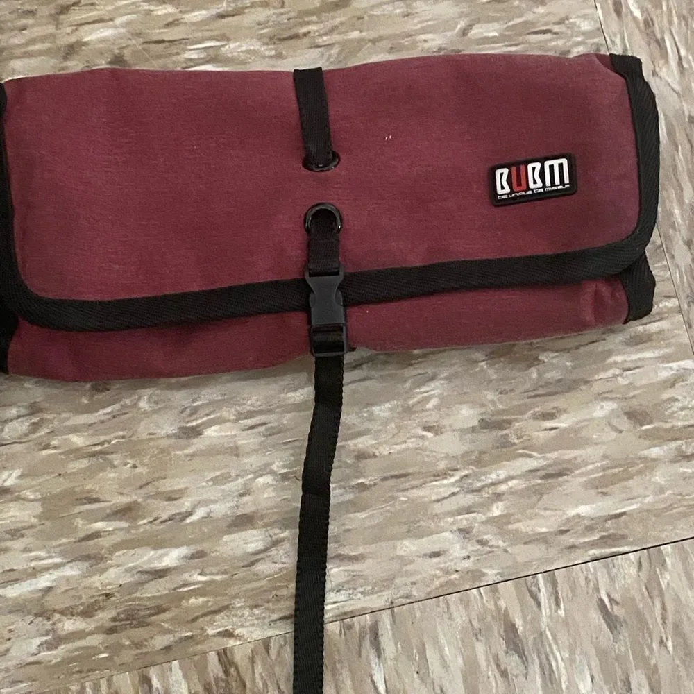 Gaming device carrying cases